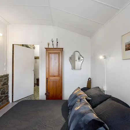 Maison Calme Au Centre Du Village Holiday home *