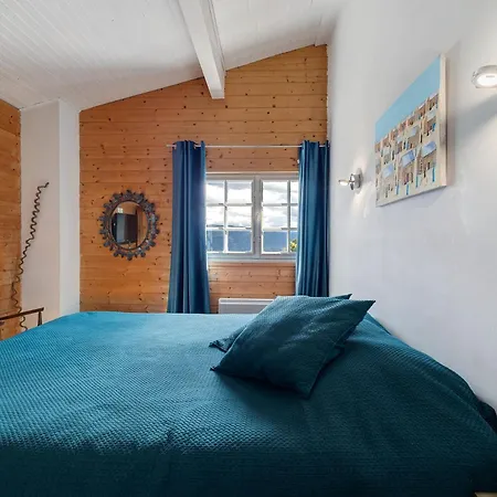 Maison Calme Au Centre Du Village Holiday home Egat