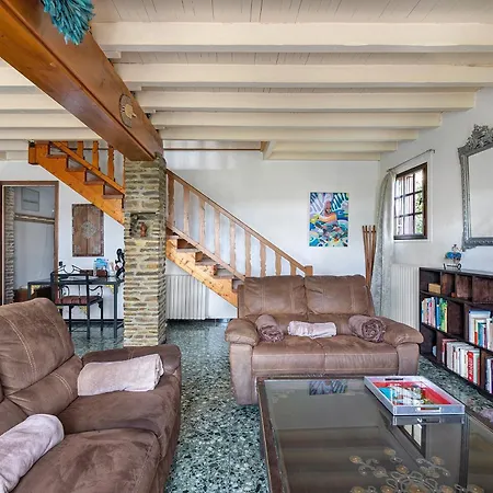 Maison Calme Au Centre Du Village Holiday home