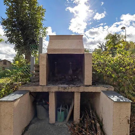 Maison Calme Au Centre Du Village Holiday home Egat